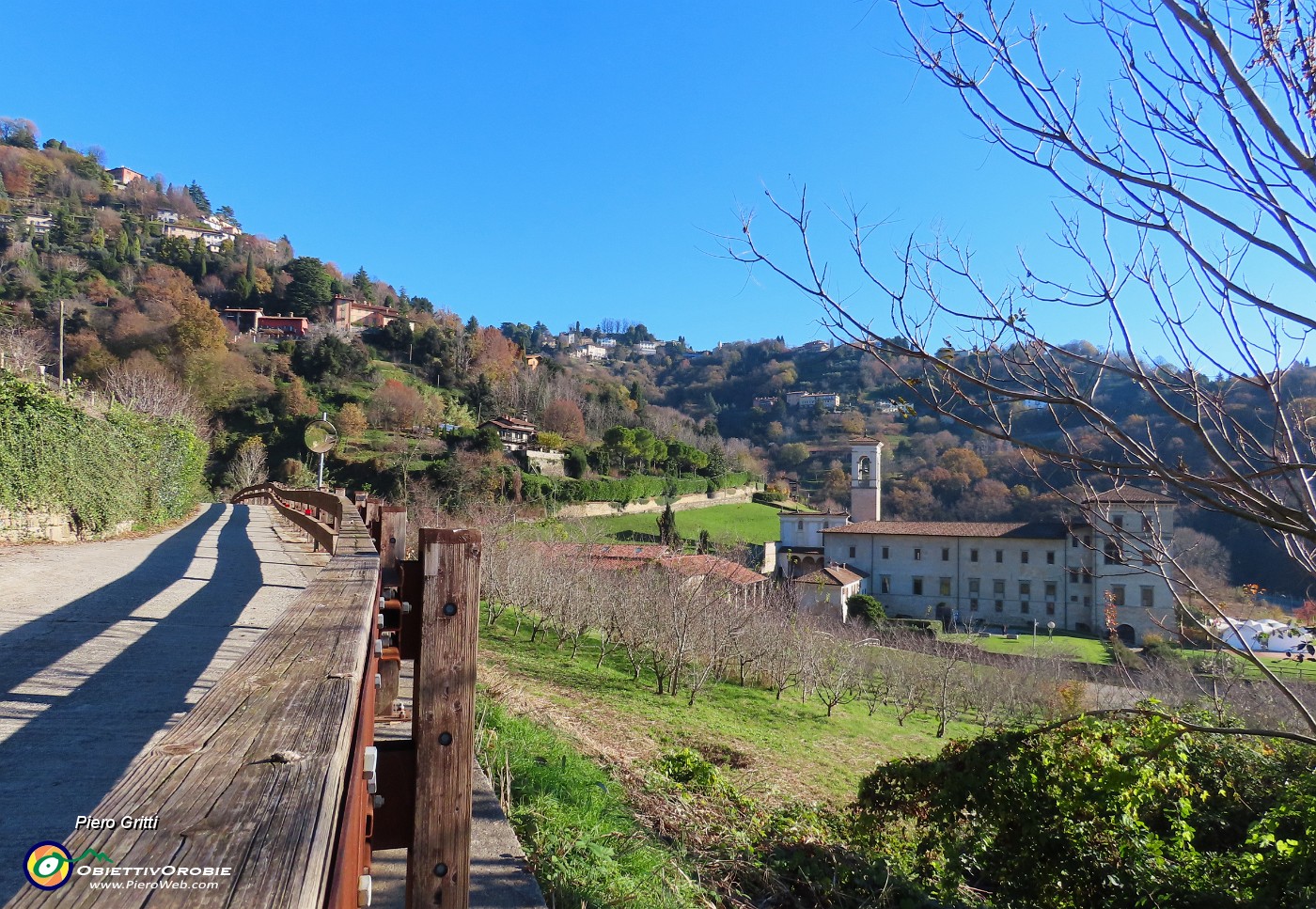 10 Sulla Via dell'Allegrezza da Astino alla Sella della Madonna del Bosco .JPG